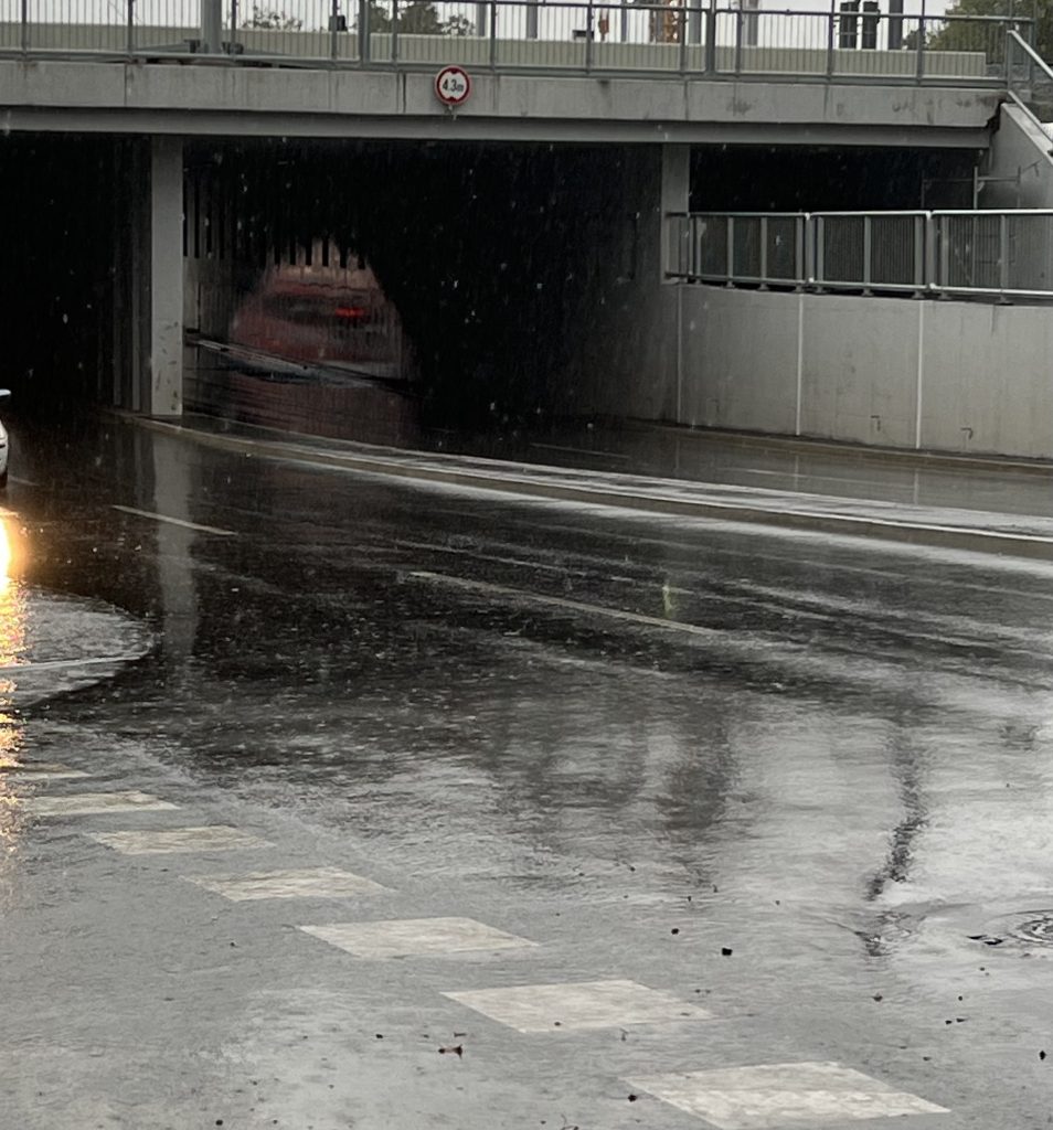 Zadržavanje vode kod podvožnjaka u ulici Maksima Gorkog