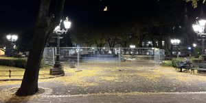 Počelo “zazimljavanje” plave fontane u gradu