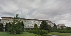 Učeniku koji je NOŽEM povredio drugu učenicu iz razreda ODREĐEN PRITVOR