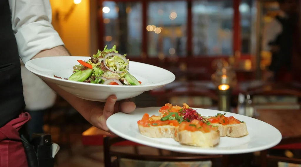 Da li su nam restorani postali luksuz ili ne? Cena ručka za četvoročlanu porodicu čak 15.000 dinara