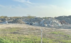 KUKAONICA: Divlja deponija u produžetku Bajnatske ulice kod podvožnjaka