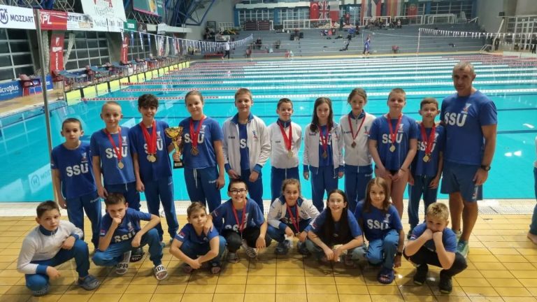 Mladi Subotičani su u naš grad doneli dva pehara i 26 medalja. BRAVO za naše mlade plivače