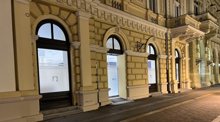 Šta se to “otvara” na korzou?! Evo odgovor