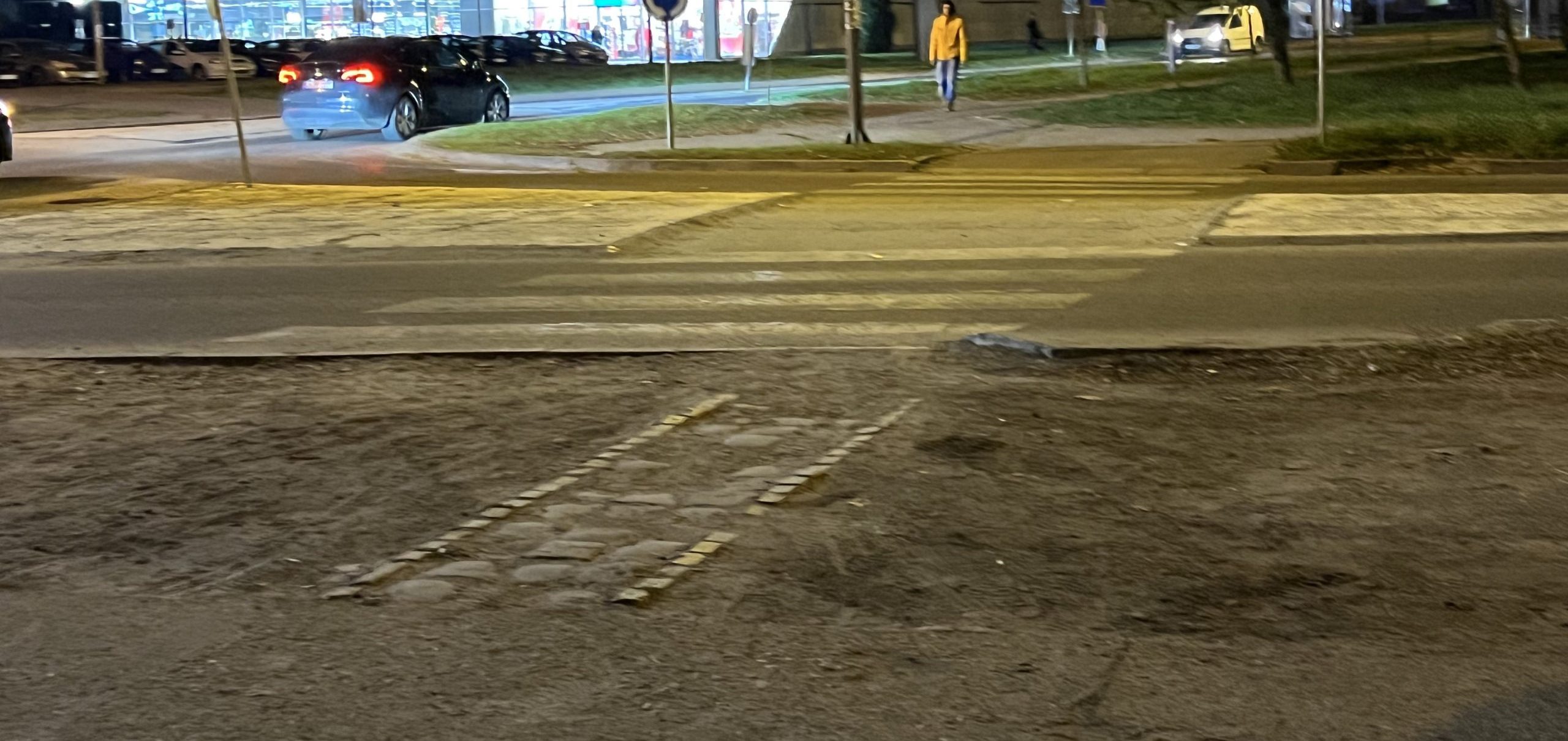 KUKAONICA: Nebezbedni pešački prelazi kod novog šoping centra