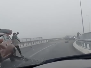 Saobraćajna nezgoda na nadvožnjaku