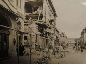 Tragovi bombardovanja: Sećanje na ruševine Subotice iz 1944. godine Tragovi bombardovanja: Sećanje na ruševine Subotice iz 1944. godine