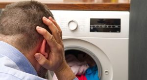 KUKAONICA: “Baš u ponoć, komšija?!” KUKAONICA: “Baš u ponoć, komšija?!”