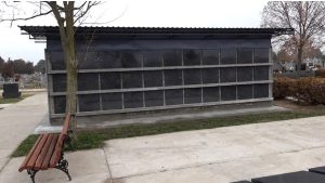 Šta je kolumbarijum? Ako ga vidite na groblju, evo šta treba da znate Šta je kolumbarijum? Ako ga vidite na groblju, evo šta treba da znate