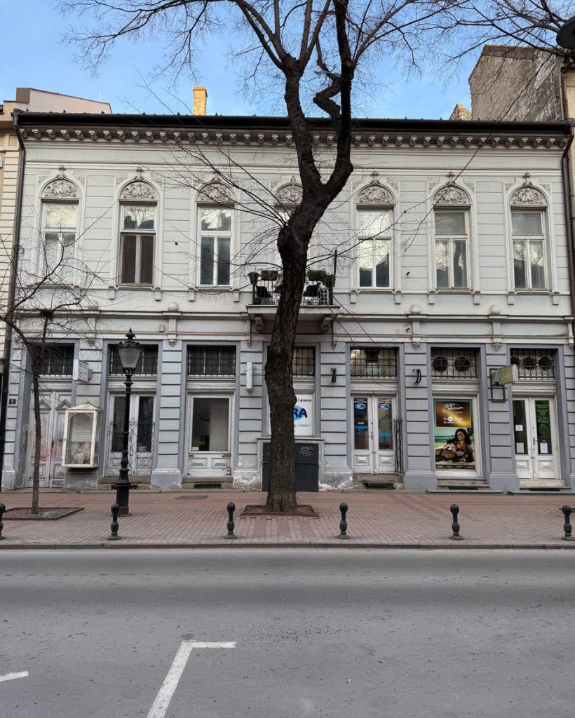 Kuća Dežea Joa: Svedočanstvo prošlosti i ogledalo sadašnjosti