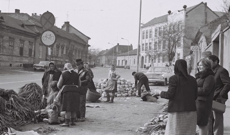 Sećanje na prošla vremena: Ulična pijaca u Maksima Gorkog