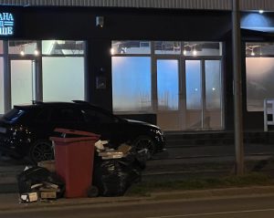 KUKAONICA: Neprihvatljiv nemar – Smeće narušava izgled Segedinskog puta KUKAONICA: Neprihvatljiv nemar – Smeće narušava izgled Segedinskog puta