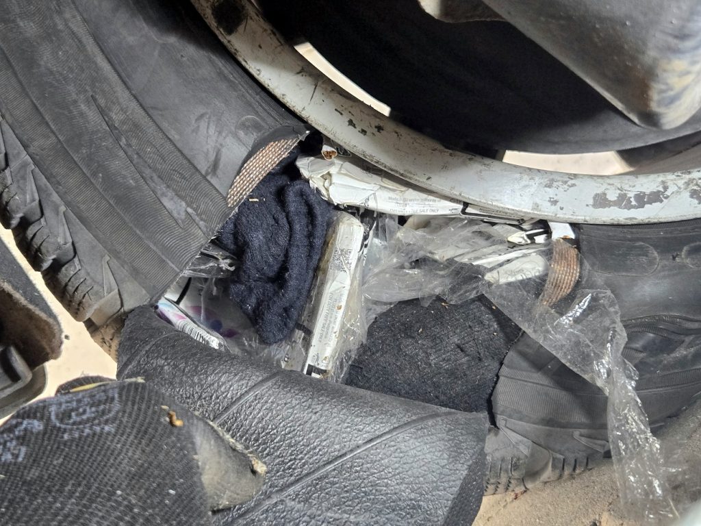 SUBOTICA: Zadnje gume automobila ispunjene cigaretama
