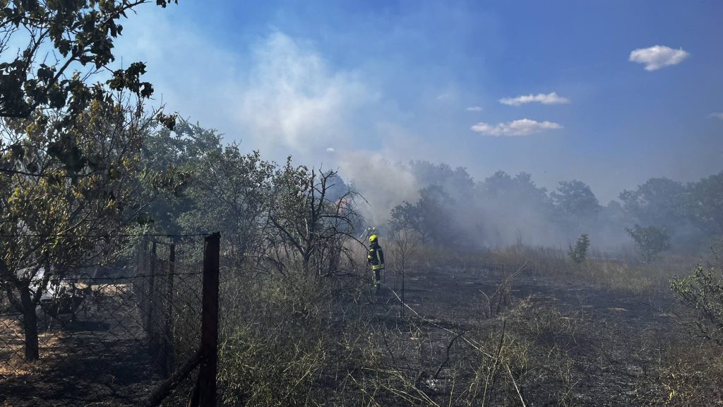 Još jedan požar u Subotici – vatrogasci neprestano na terenu!
