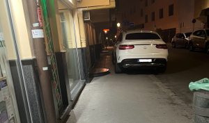 SUBOTIČKI BISER: Trotoar za elitu, a ne za pešake! Da li bi zakon trebalo da se izmeni?