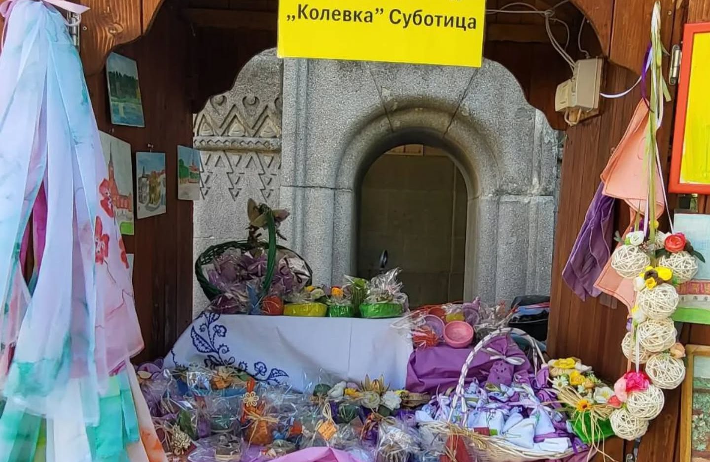 Kreativni radovi korisnika Doma „Kolevka“ u centru Subotice