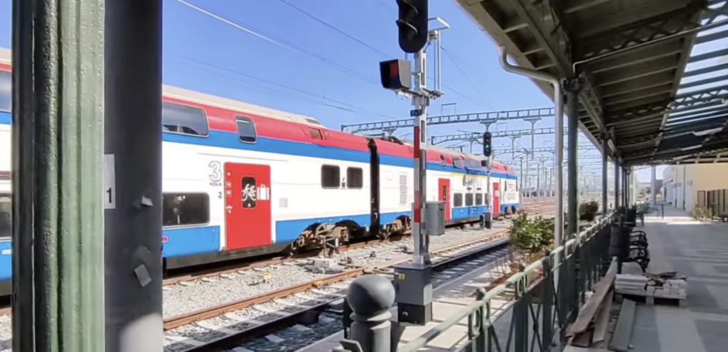 TEŠKA NESREĆA NA PRUZI SUBOTICA-BEOGRAD Voz naleteo na pešaka: Saobraćaj prekinut