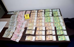 VELIKA AKCIJA POLICIJE U SUBOTICI Zaplenjena kila i po KOKAINA, uhapšena tri dilera!