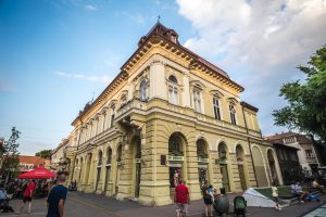 Mašina lifta ubila mladu sobaricu u Subotici – 1922. godine Mašina lifta ubila mladu sobaricu u Subotici – 1922. godine