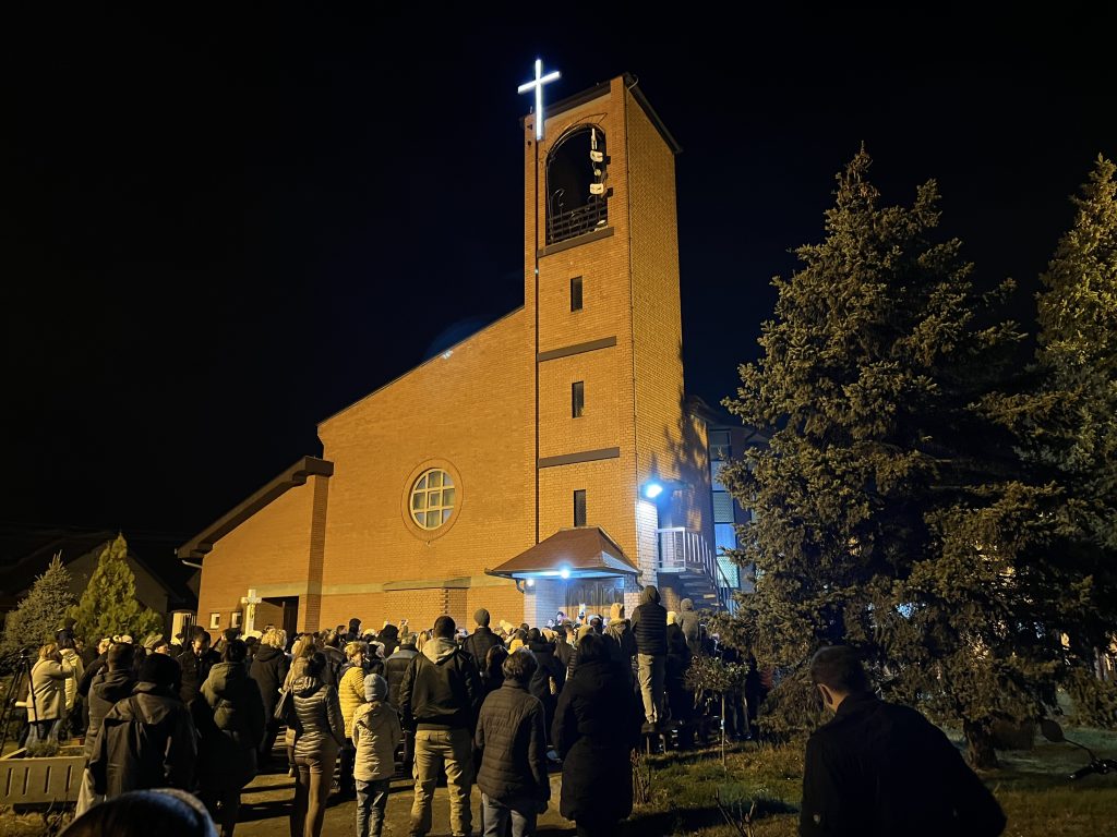 Advent u znaku solidarnosti: Uspešno održan peti humanitarni vašar u župi u Aleksandrovu