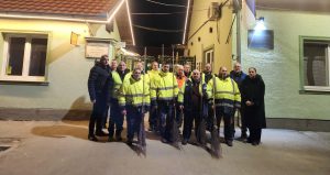 PRIMER KOJI TREBA SLEDITI: Direktor i rukovodstvo „Čistoće“ u novogodišnjoj noći uz svoje radnike na terenu