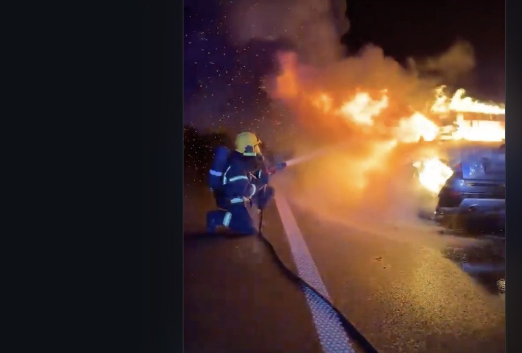 Dramatičan prizor na auto putu Novi Sad-Subotica: Požar izbio nasred auto-puta