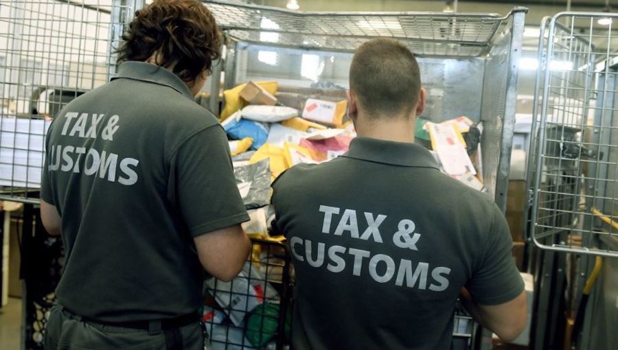 Mađarski carinici u vozilu srpskih registracionih oznaka pronašli hiljade  jednokratnih elektronskih cigareta