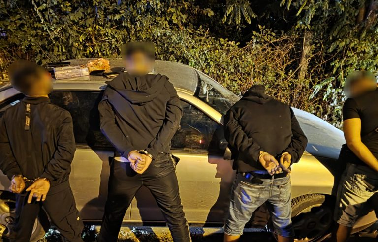Uhapšene četiri osobe osumnjičene za tešku krađu