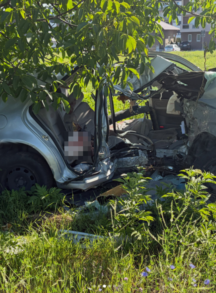 STRAVIČNE SCENE NA MESTU UDESA U BANJI KOVILJAČI : Brzina i gubitak kontrole odneli dva mlada života