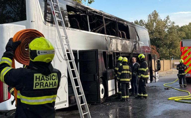 Zapalio se autobus sa kojim su putovali maturanti iz Subotice