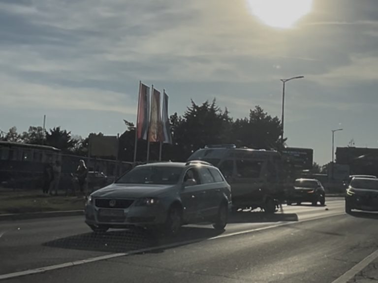 Teška saobraćajna nezgoda na Segedinskom putu: Pešak povređen u blizini šoping centra