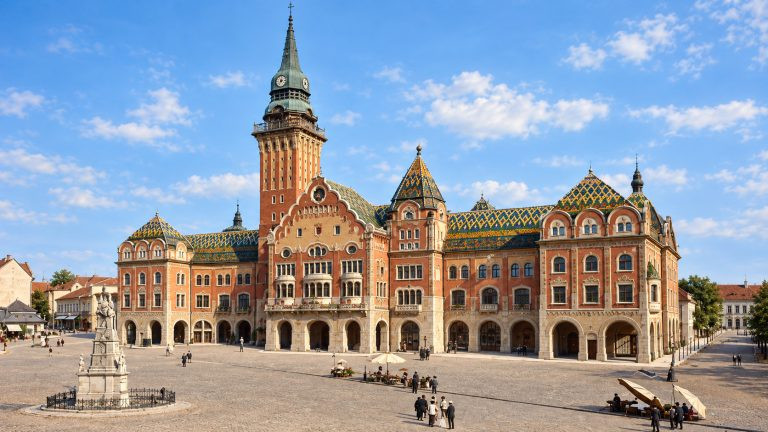 U svetu buke i podela: Šta to Subotica ima, a drugima sve više nedostaje?